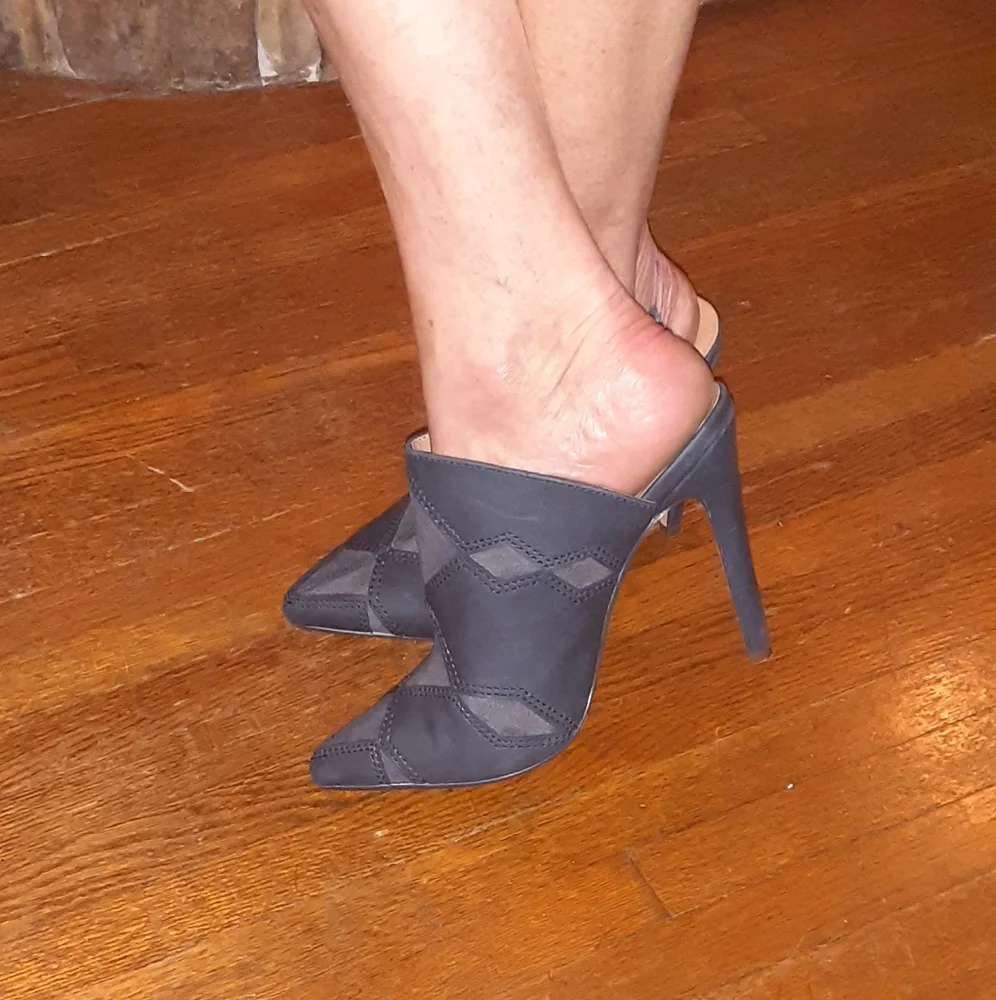 Blue heels by Michael Antonio - Picture 2 of 6